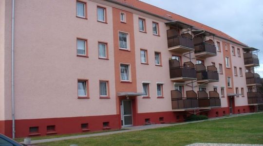 Frisch renovierte 2-Raum-Wohnung mit Balkon zu vermieten!